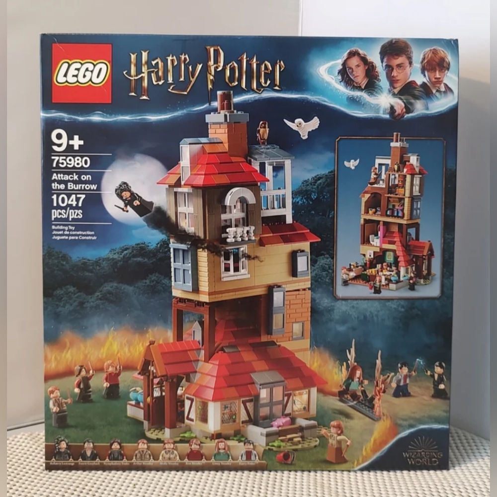 Lego 75980 Harry Potter Attack On The Burrow Building Toy - Picture 2 of 4
